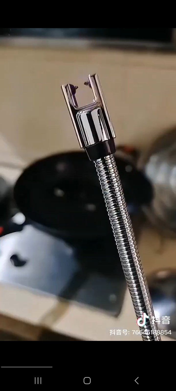 Rechargeable gas lighter - Image 2