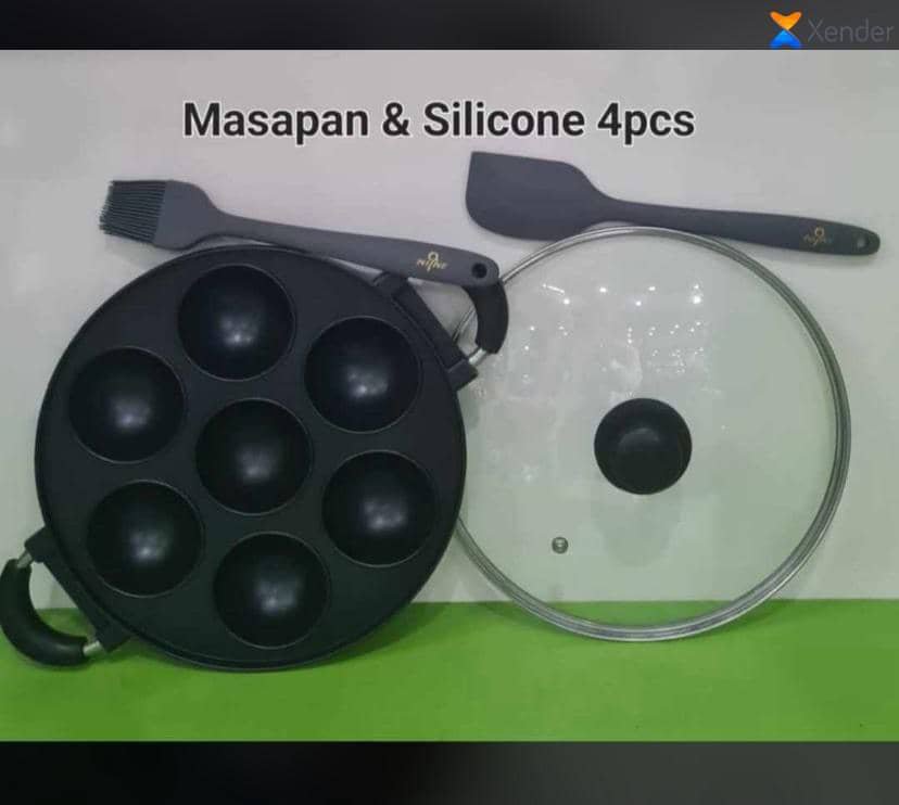 Masa pan with tools