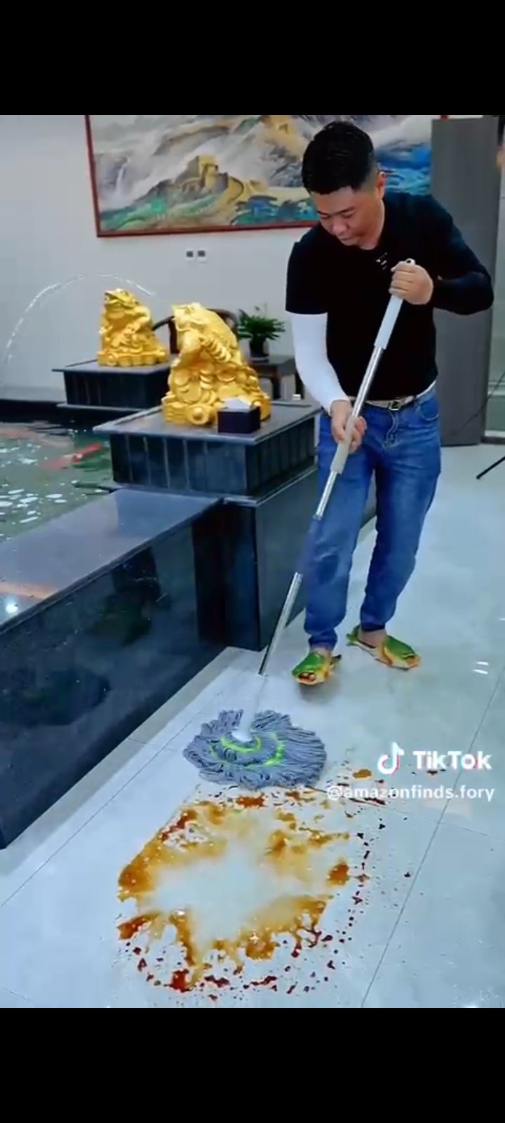 Retractable mop